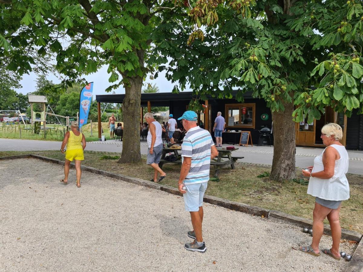 Chalet 2A Op Recreatiepark De Wielen シント・マールテン エクステリア 写真